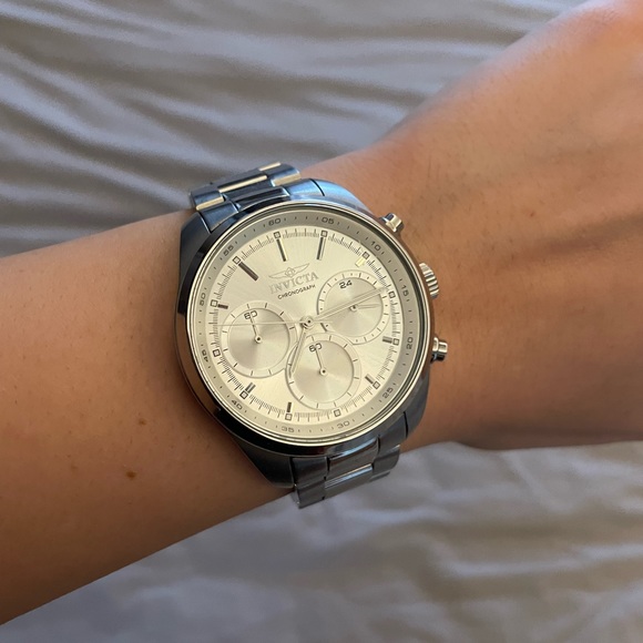 Women’s Invicta Watch - Picture 2 of 5